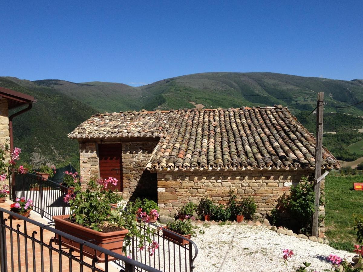 La Collina Dei Ciliegi Villa Камерино Екстериор снимка